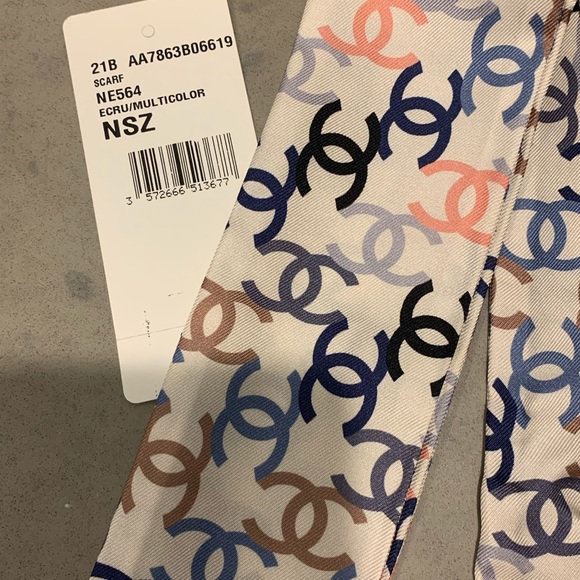 NWT Chanel 21B silk slim scarf - Picture 2 of 2
